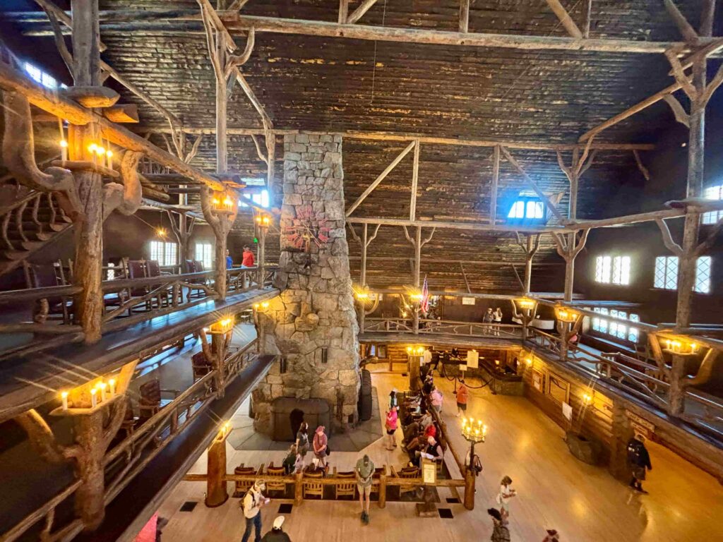 Yellowstone Old Faithful Inn